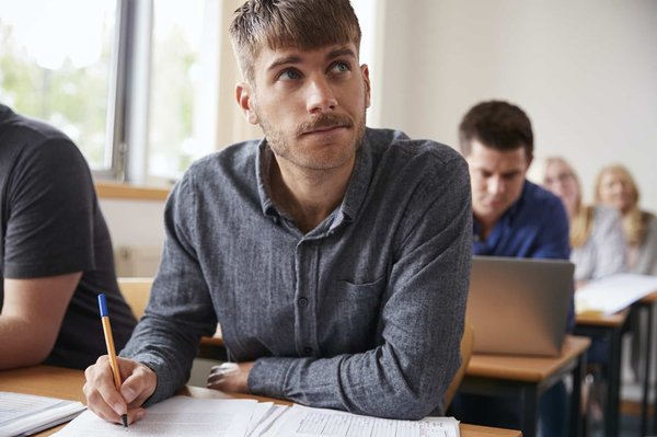 Faire propulser votre carrière à Clichy grâce à des formations de qualité